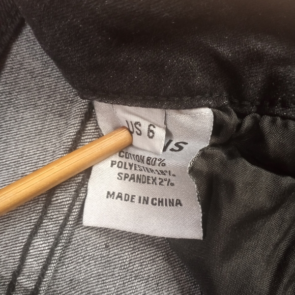 NWT HIGH RISE TENGFU BLACK FLARED LEG JEANS SIZE 6 - Picture 11 of 14